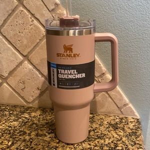 NWT Stanley 40oz Travel Quencher Strawflower